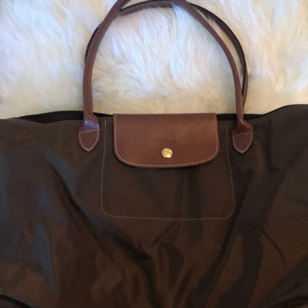 Barely been used Longchamp Bag!!!!